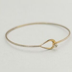 Dainty Avon Gold Toned Bangle Bracelet